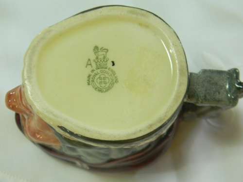 Perfect Royal Doulton Medium Sized Toby Character Jug - Simon Cellerar