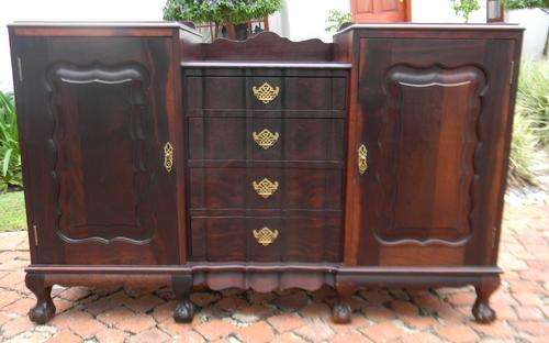 Stunning Dark Ball & Claw Dining Room Sideboard / Buffet ! R1 No Reserve ! Collection only !!!
