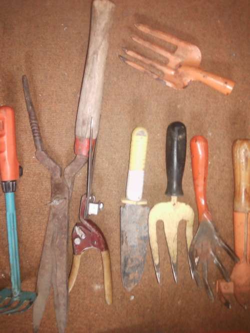 LOT GARDEN TOOLS