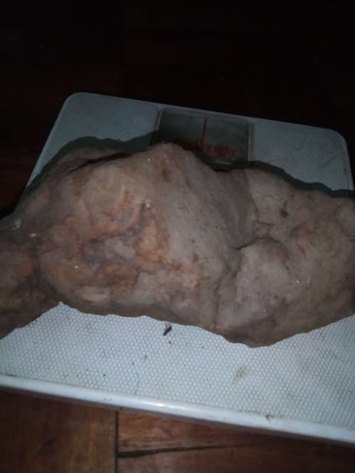 ROUGH GEMSTONE ROCK 3