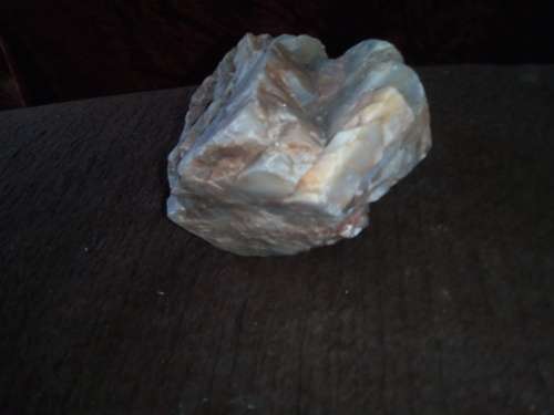 ROUGH GEMSTONE ROCK 8
