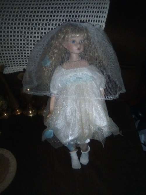 WEDDING PORCELAIN DOLL