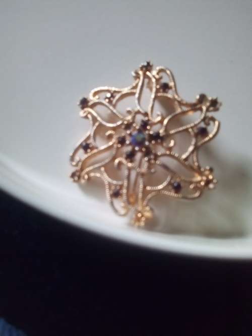 VINTAGE BROOCH 56