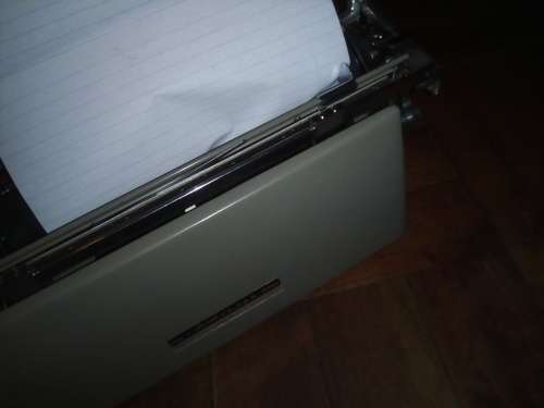 OLIVETTI STUDIO 44 TYPEWRITER IN CASE REDUCED