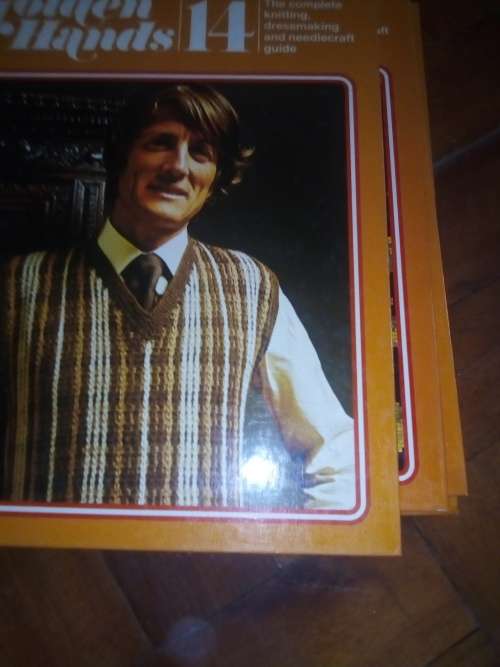 BOOK GOLDEN HANDS 14