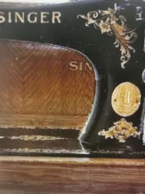 ANTIQUE SINGER HAND CRANK MACHINE