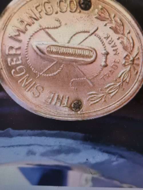 ANTIQUE SINGER HAND CRANK MACHINE