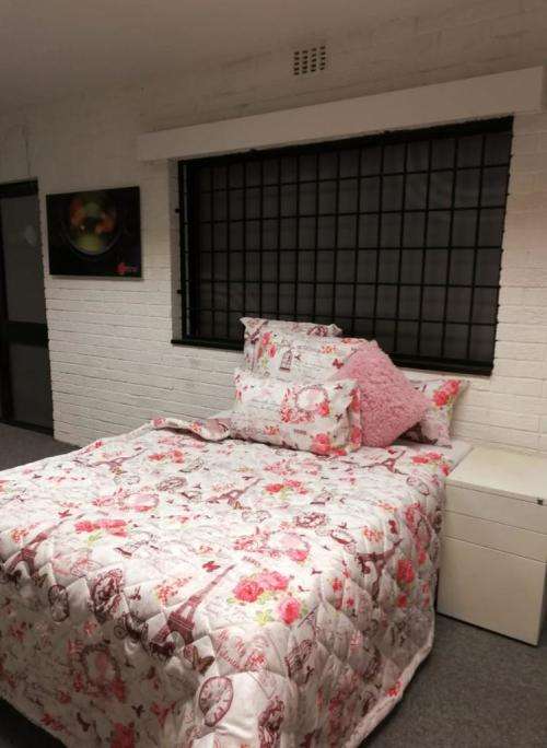 5 PIECE COMFORTER SET