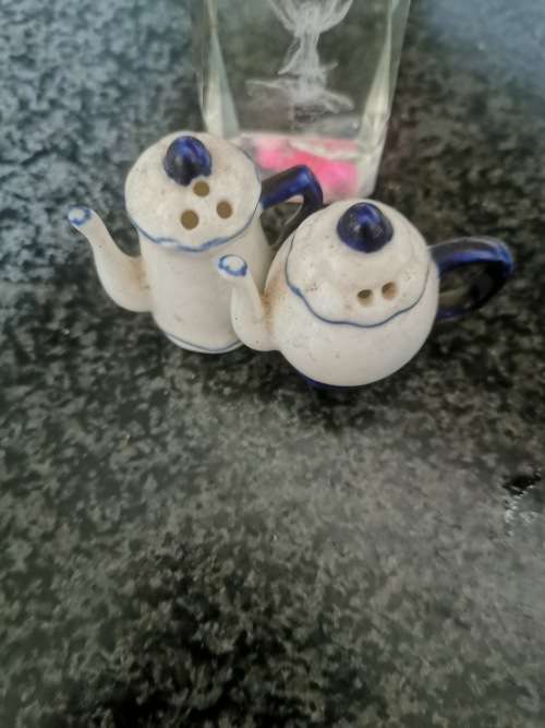 Miniature salt and pepper shakers
