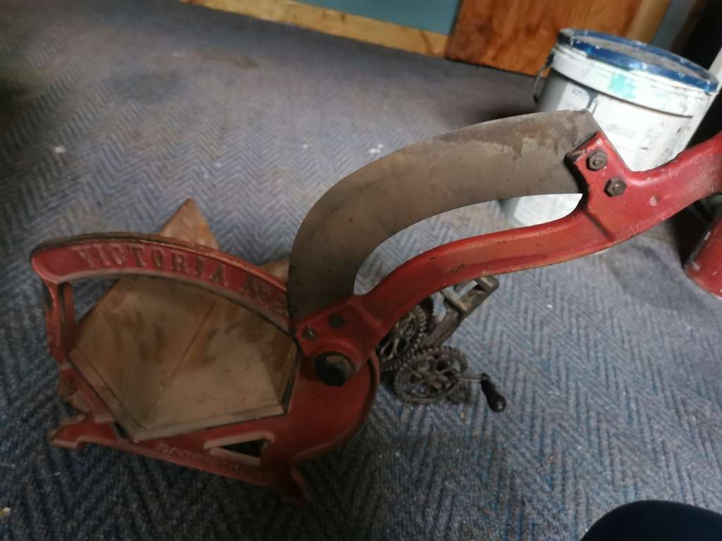 ANTIQUE VICTORIA NR 2 ZASSENHAUS BREAD SLICER
