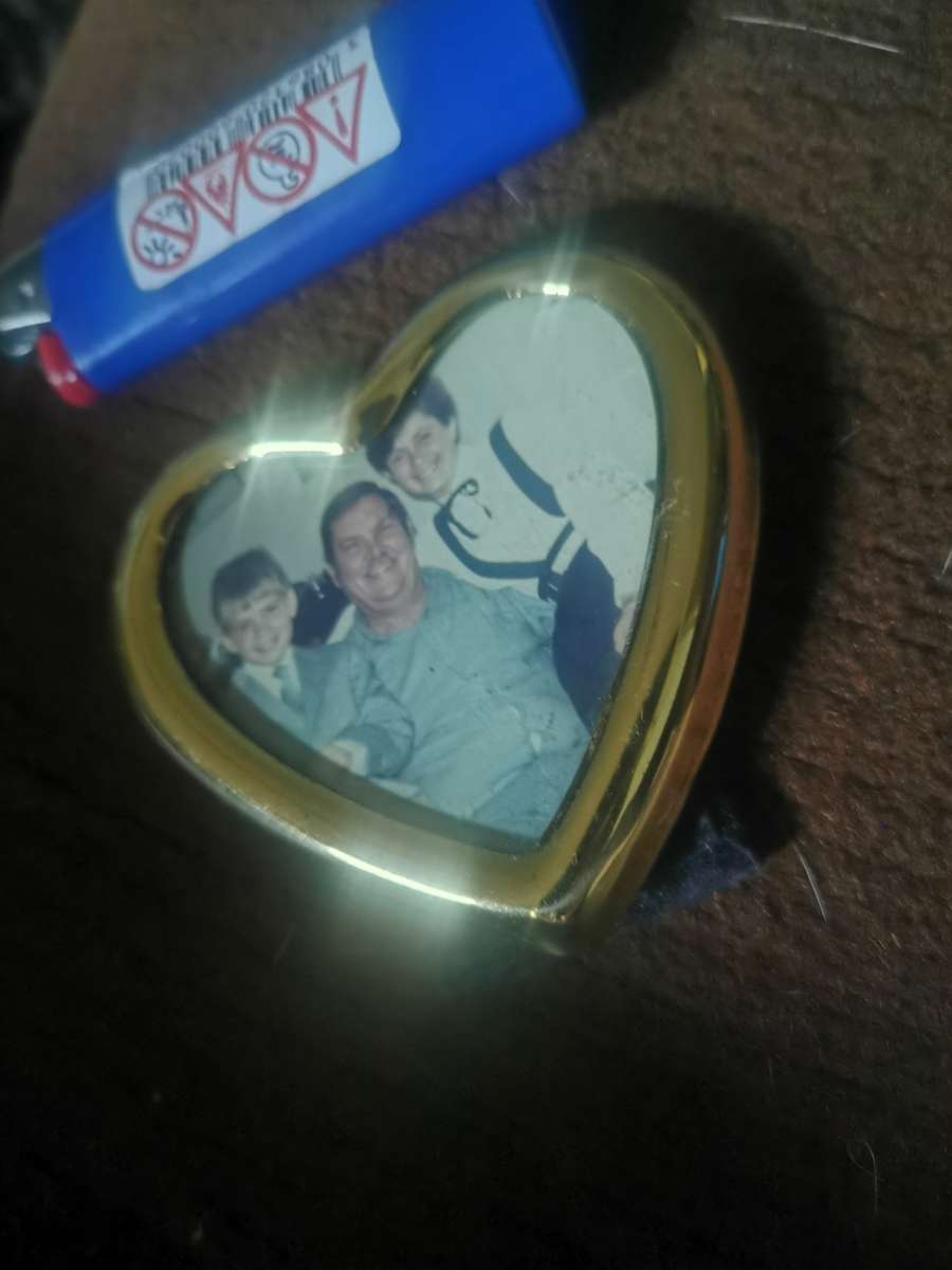 VINTAGE SMALL HEART FRAME WITH GLASS