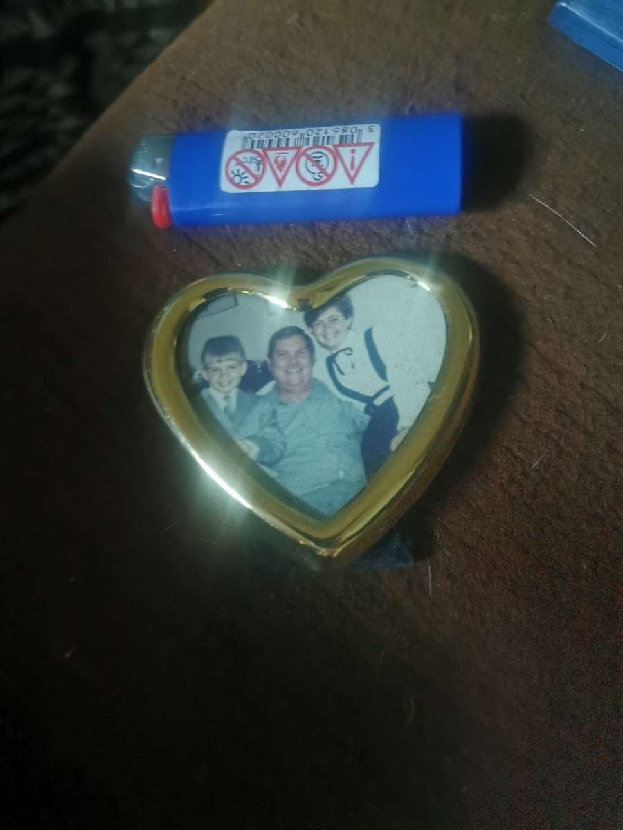 VINTAGE SMALL HEART FRAME WITH GLASS