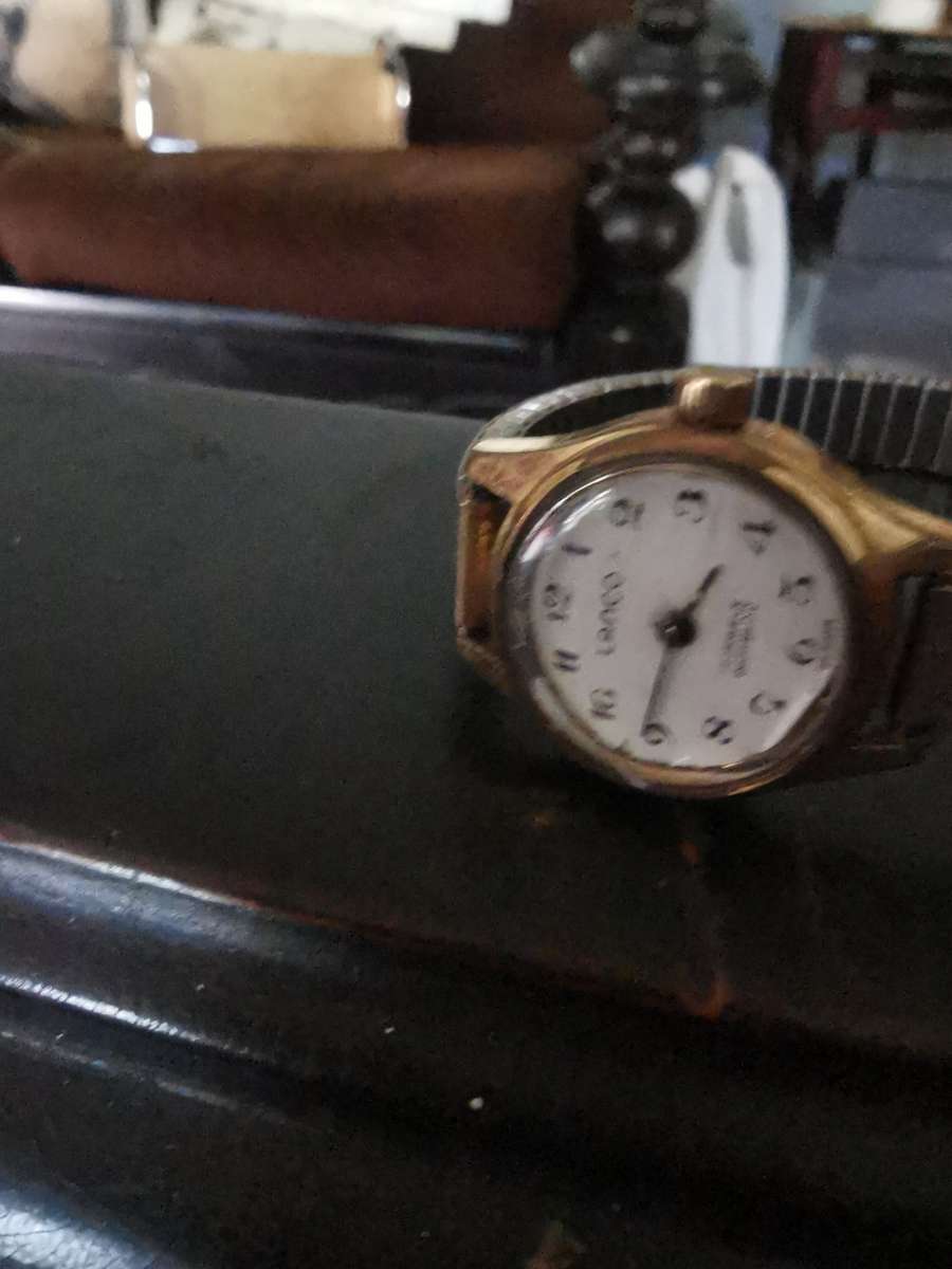 VINTAGE LADIES LANCO WINDUP WATCH WORKING