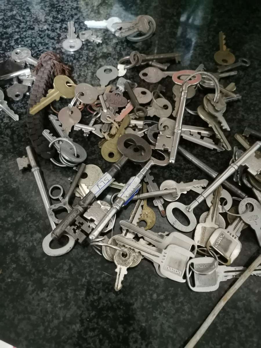 VINTAGE LOT KEYS