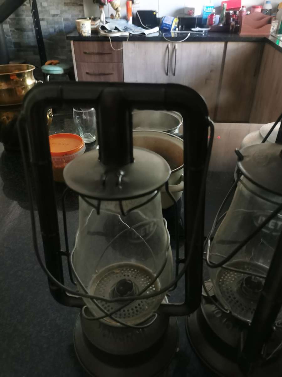 2 VINTAGE LANTERNS