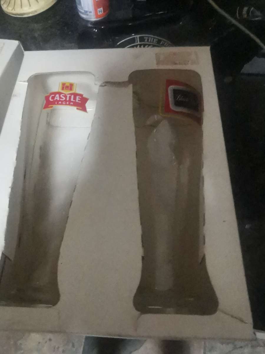 2 vintage sets of beer glasses