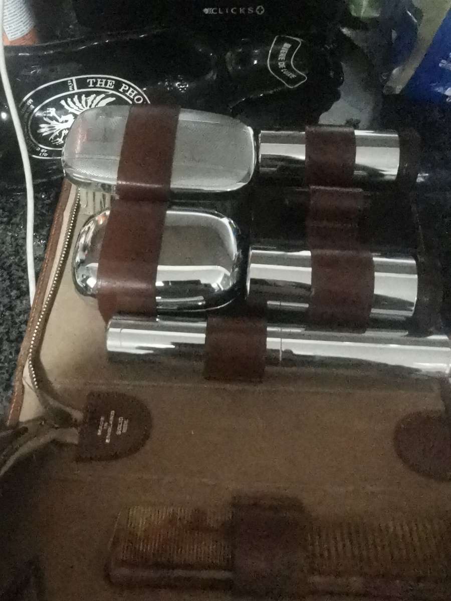 ANTIQUE MENS SHAVING KIT N LEATHER CASE