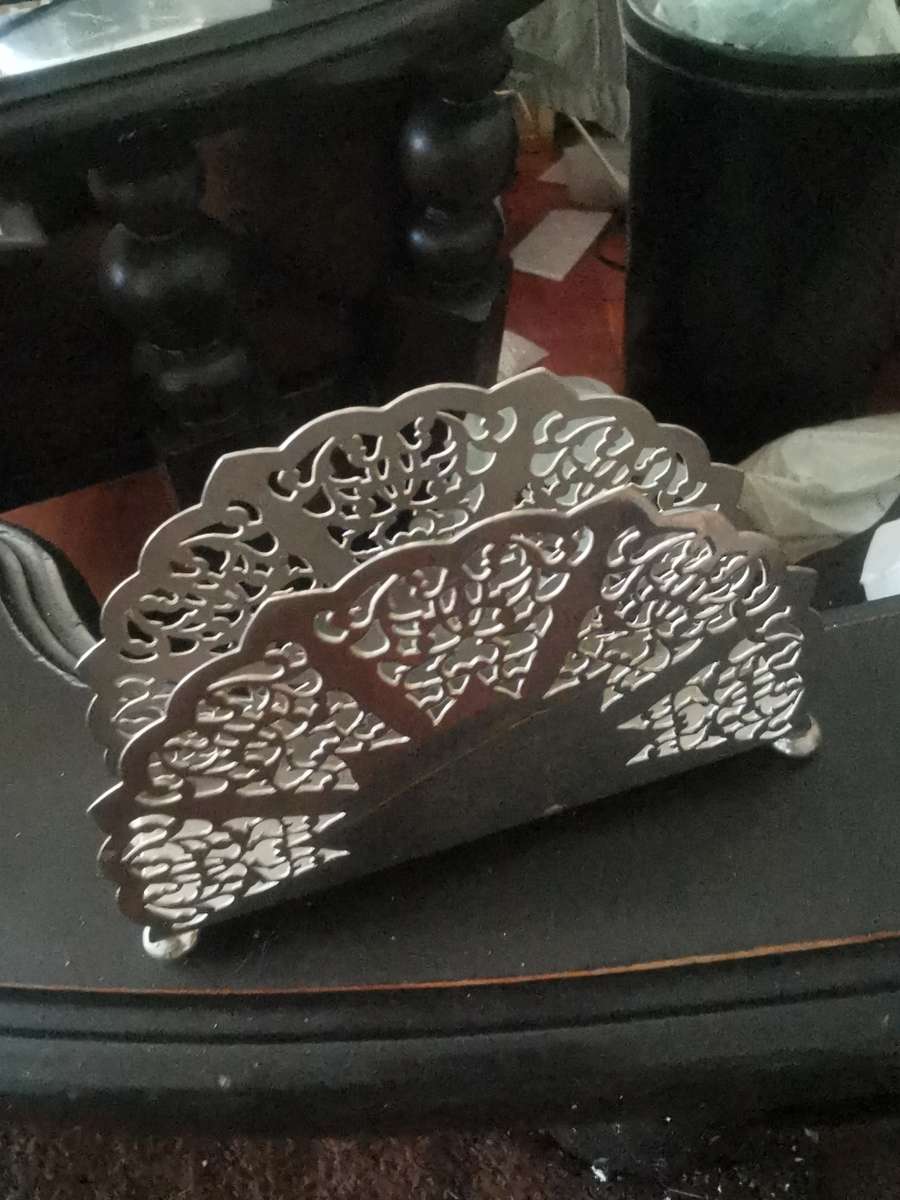 VINTAGE SERVETTE HOLDER