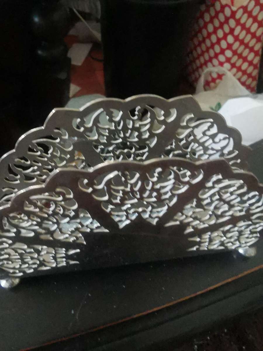 VINTAGE SERVETTE HOLDER