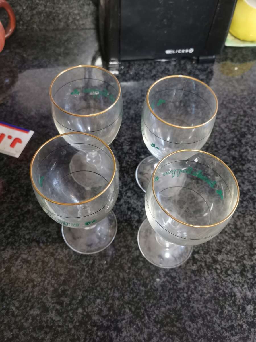 4 VINTAGE IRISH COFFEE GLASSES