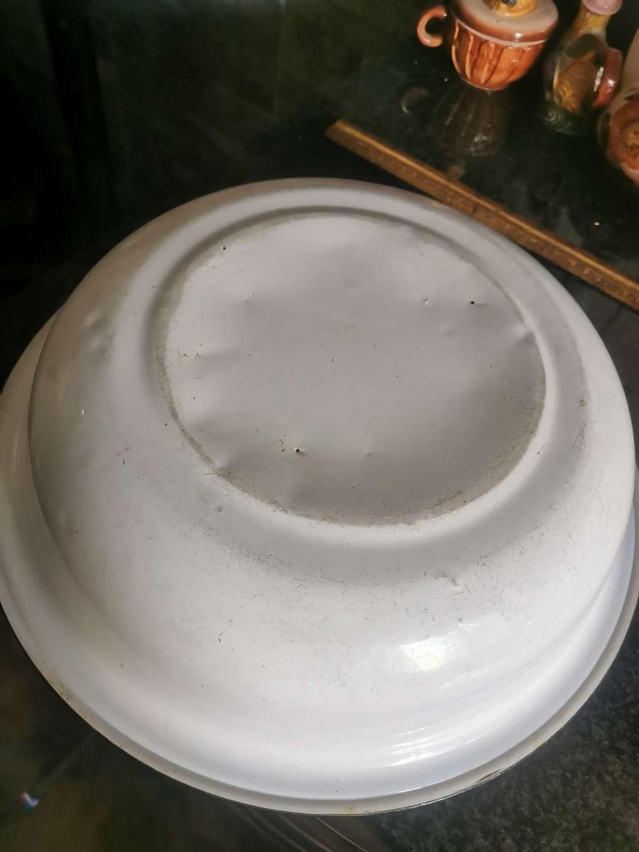 VINTAGE WHITE ENAMEL BOWL