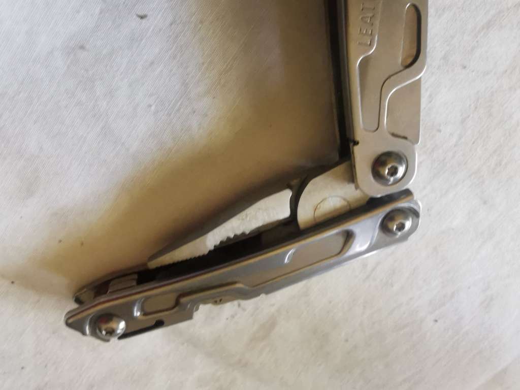 GENUINE LEATHERMAN REV MULTITOOL