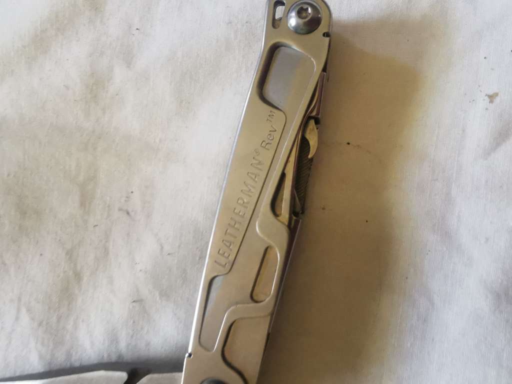 GENUINE LEATHERMAN REV MULTITOOL