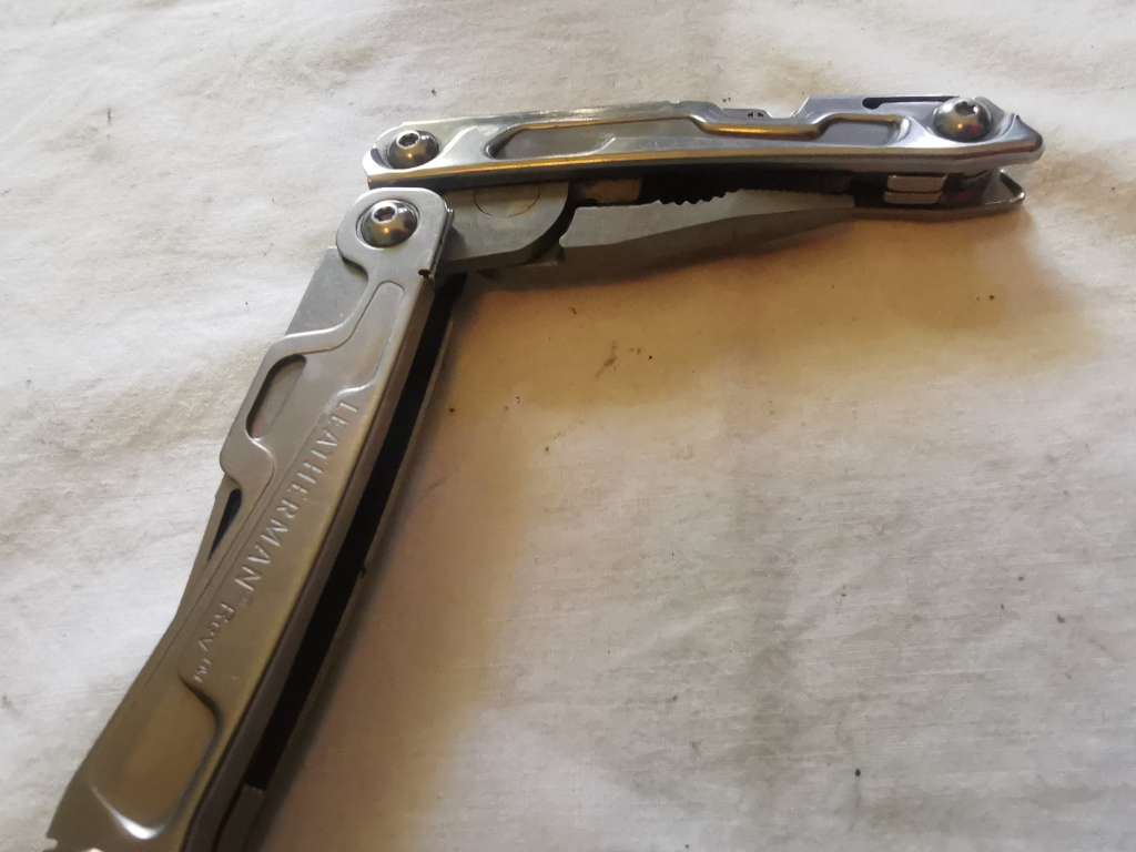 GENUINE LEATHERMAN REV MULTITOOL