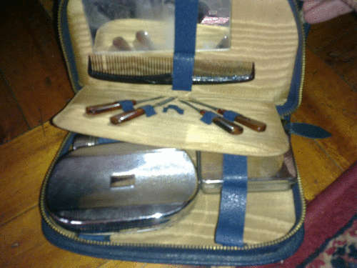 VINTAGE NAIL AND SHOE KIT