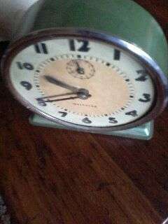 VINTGE CLOCK NO GLASS