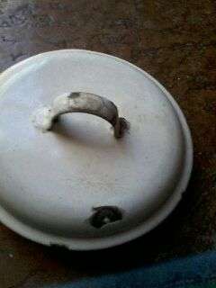 VINTAGE LID ENAMEL POT
