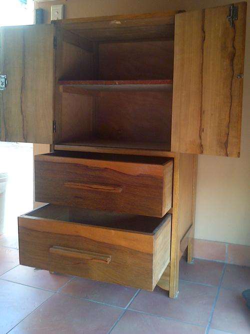 Ye olde world CUPBOARD, CABINET OR LINEN PRESS!