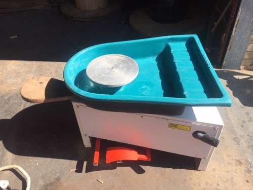 CLAY POTTERY FORMING WHEEL