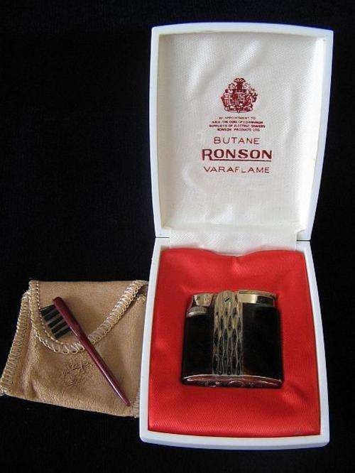 Vintage Ronson cigarette lighter in original case