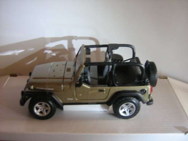 Jeep Wrangler RUBICON (Scale 1/27) Gold by Maisto Special Edition