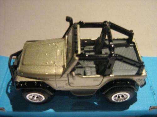 Jeep Wrangler Rubicon (Scale 1/43) by Maisto Fresh Metal