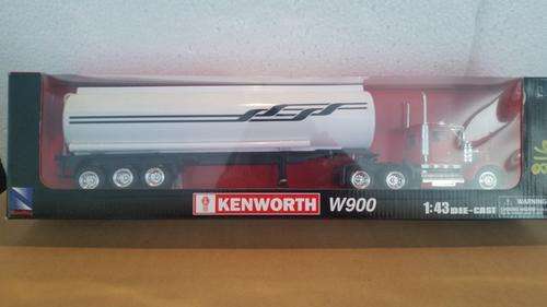 Kenworth W900 Tanker Truck (9) (Scale 1/43) By NewRay
