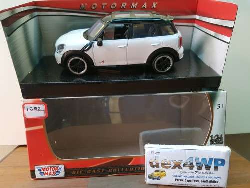 Mini Cooper S Countryman (Scale 1/24) by Motor Max