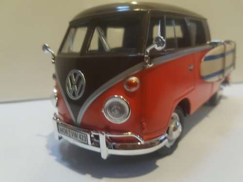 VOLKSWAGEN - Scale 1:24