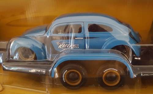 Volkswagen Van `Samba` / Volkswagen Beetle (Scale 1:24 by Maisto Design)