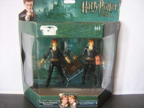 Auction: Action Figure: Harry Potter - Fred and George Weasley---------- (Reduced to clear)