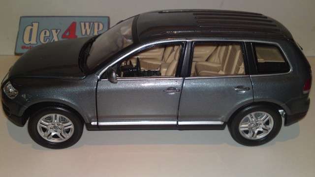 Auction: Die Cast -Volkswagen Touareg - Scale 1/18 - by Bburago Gold Collezione