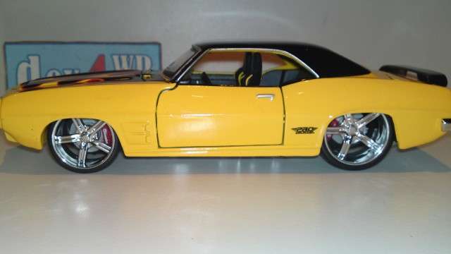 Auction: Die Cast - 1969 Pontiac Firebird - Scale 1/24 - by Maisto Pro Rodz