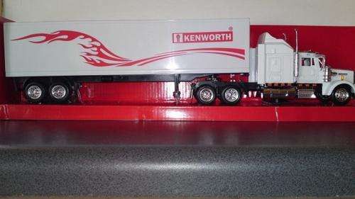 Auction: Kenworth W900 Cargo Hauler Truck (1) (Scale 1/43) By NewRay