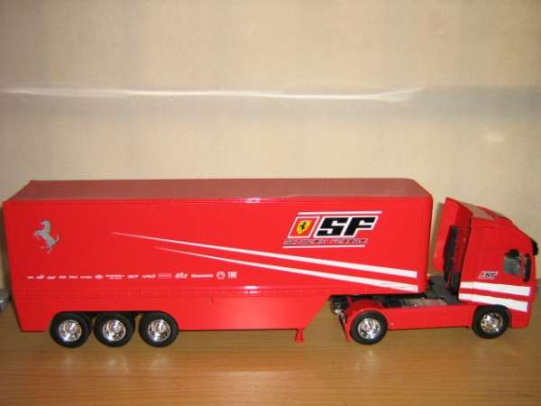 Auction: Iveco Stralis Scuderia Ferrari (Scale 1/32)