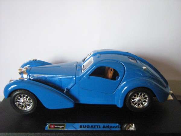 AUCTION : Bugati Atlantic (Scale 1/24) by Bburago BIJOUX Collezione