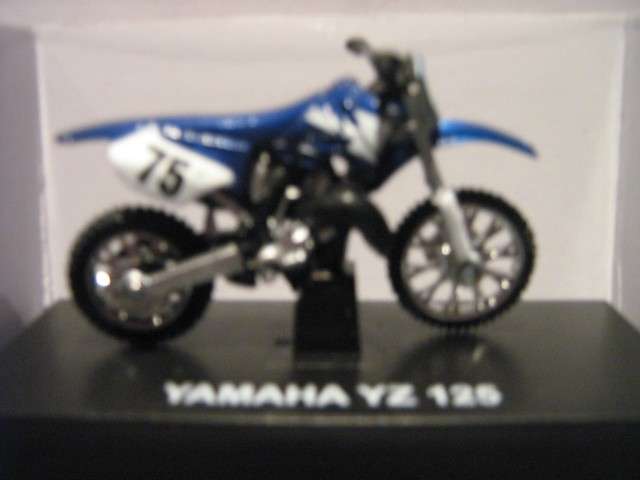 Yamaha YZ 125 (Scale 1:32) by NewRay
