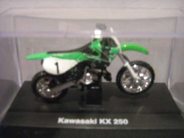 Kawasaki KX 250 (Scale 1:32) by NewRay