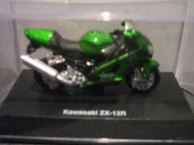 Kawasaki ZX-12R (Scale 1:32) by NewRay