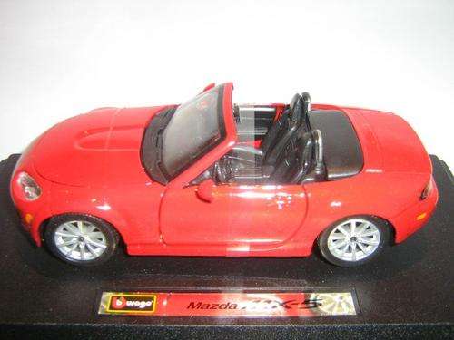 Mazda MX-5 (Scale 1/24) by Bburago - Box slighly shop soiled